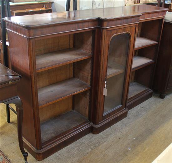 Victorian mahogany breakfront dwarf bookcase, W.5ft 6in. D.1ft 4in. H.3ft 6in.